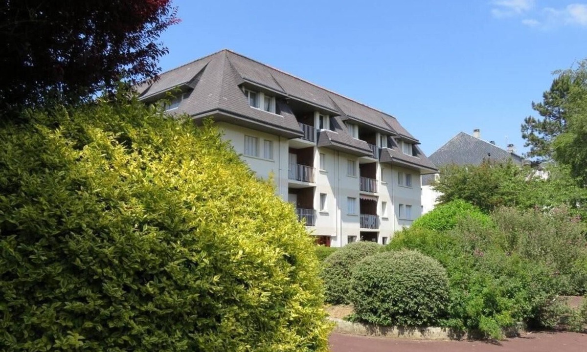 Cabourg Apartment | Appart 35 m2 classé 3 * gites de France Terrace Garden Secure parking Wifi