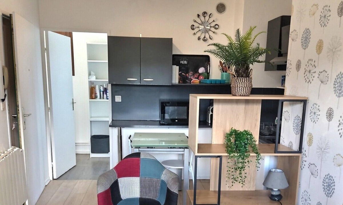 Evreux Apartment | Appart Bourg 14, Calme, Wifi Gratuit, Jardin Privé, Proche Toutes Commodités