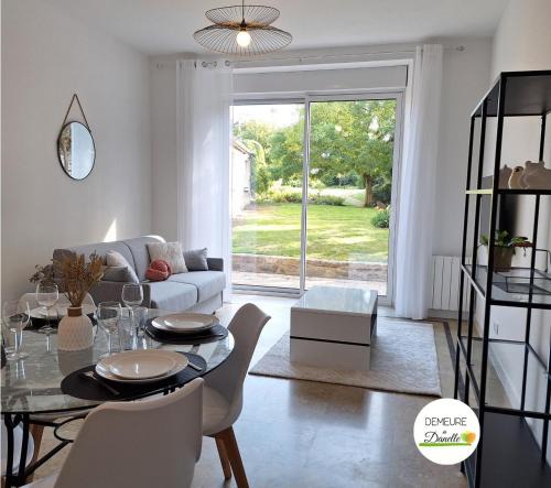 Mayenne Apartment | Appart chic calme rdc-jardin-terrasse-centre Mayenne