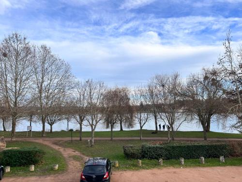 Premilhat Apartment | APPART COSY EN FACE ETANG SAULT