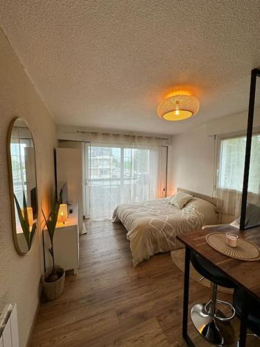 Octeville Apartment | Appart cosy, balcon, parking