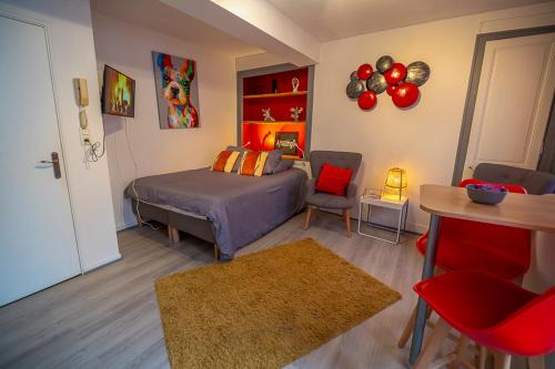 Old Town Apartment | APPART dans HYPER CENTRE (GARE/WIFI/PARKING)