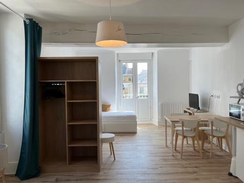 La Suze-sur-Sarthe Apartment | Appart'hôtel La Suze sur Sarthe