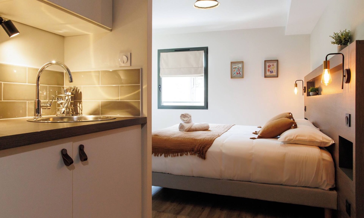 Saint-Junien Apartment | Appart'hôtel Le Corot - Accès Autonome