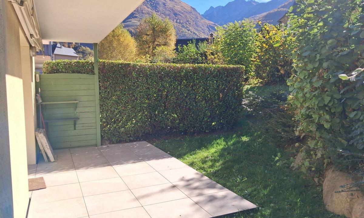 Esquieze-Sere Apartment | Appart' Pyrénées Nature, comfortable, with terrace and small garden