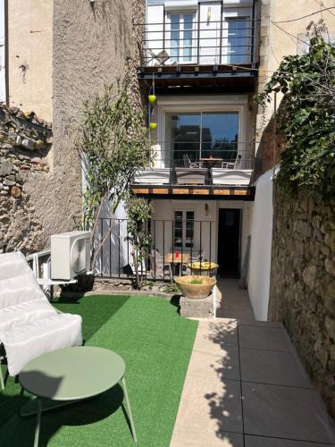 Mirepoix Apartment | Appart Studio centre historique Box vélo Moto