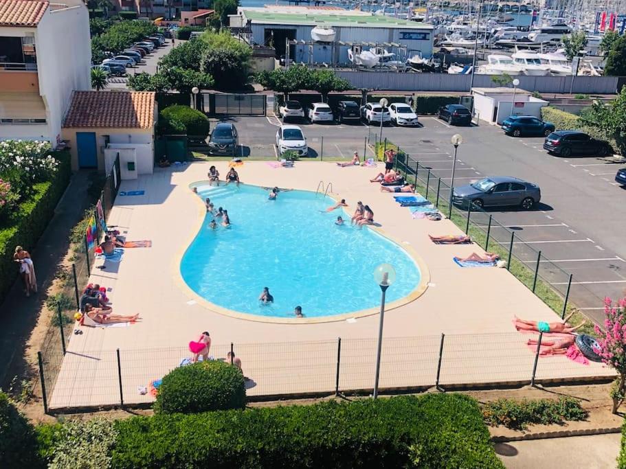 Cap d'Agde Apartment | Appart T2 cabine climatisé à 1 min mer + piscine