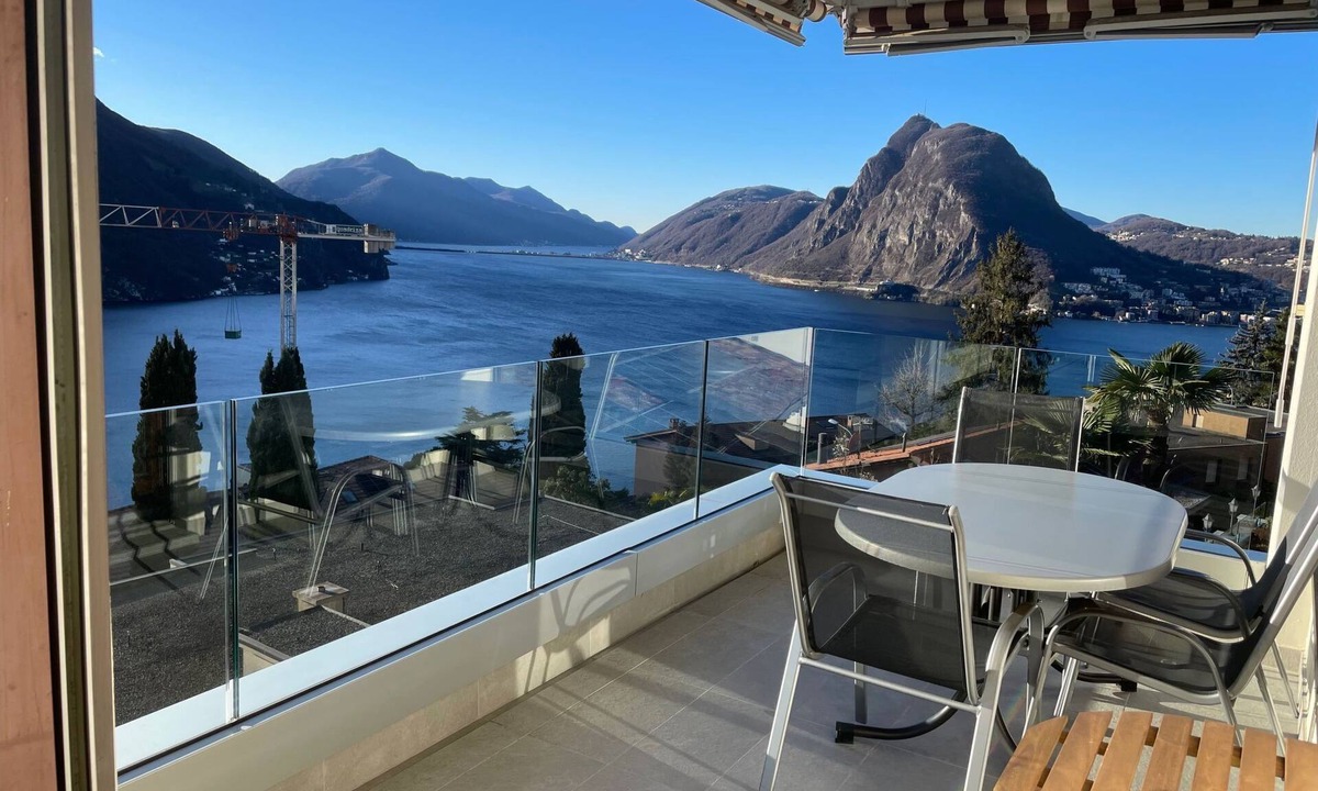 Castagnola Apartment | Appartamento d'oro by Interhome