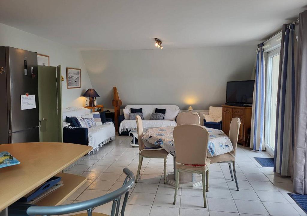 Merville-Franceville-Plage Apartment | Appartement 2 pièces avec piscine et parking privé, proche plage, Merville-Franceville-Plage - FR-1-465-26
