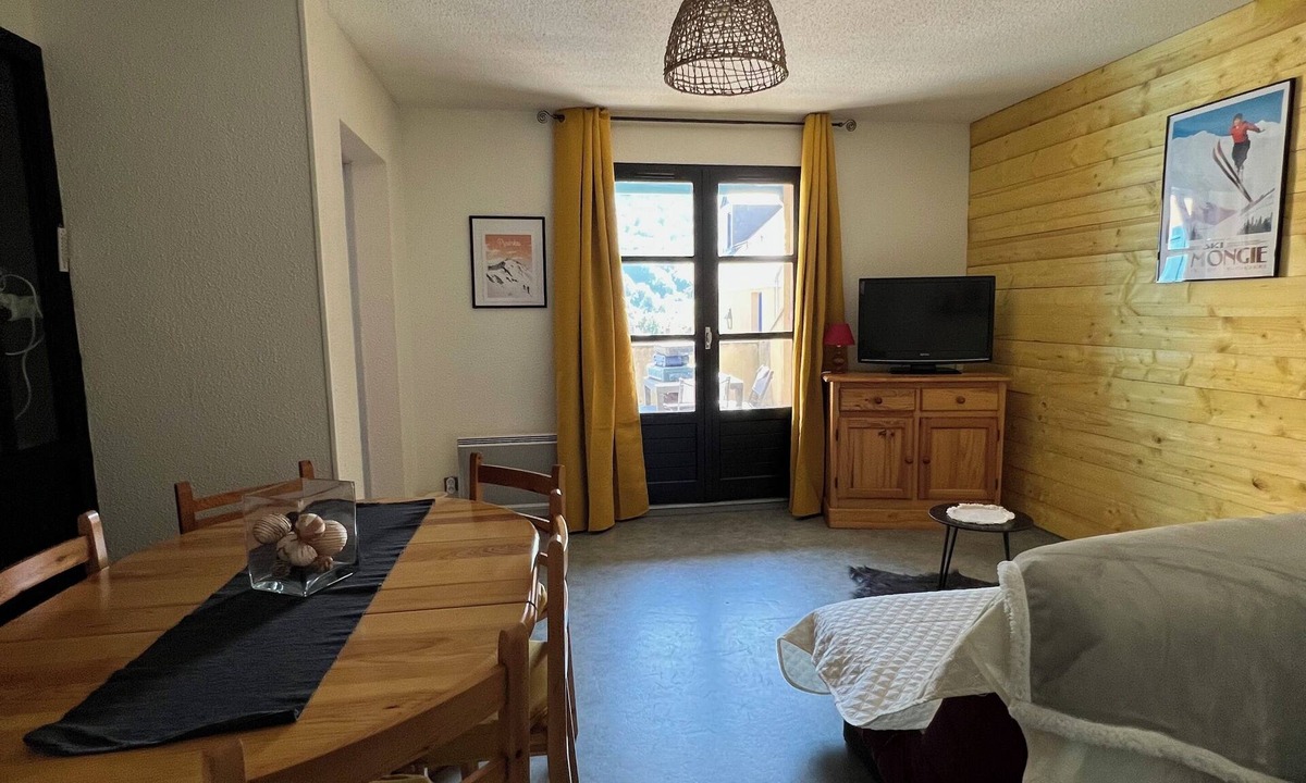 Sainte-Marie-de-Campan Apartment | Appartement T2 Avec Terrasse Pour 6 Personnes