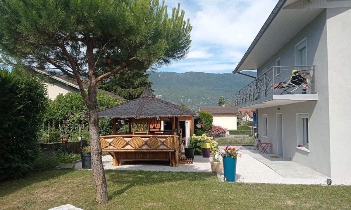 Brison-Saint-Innocent Apartment | Appartement Dans Villa en RDC