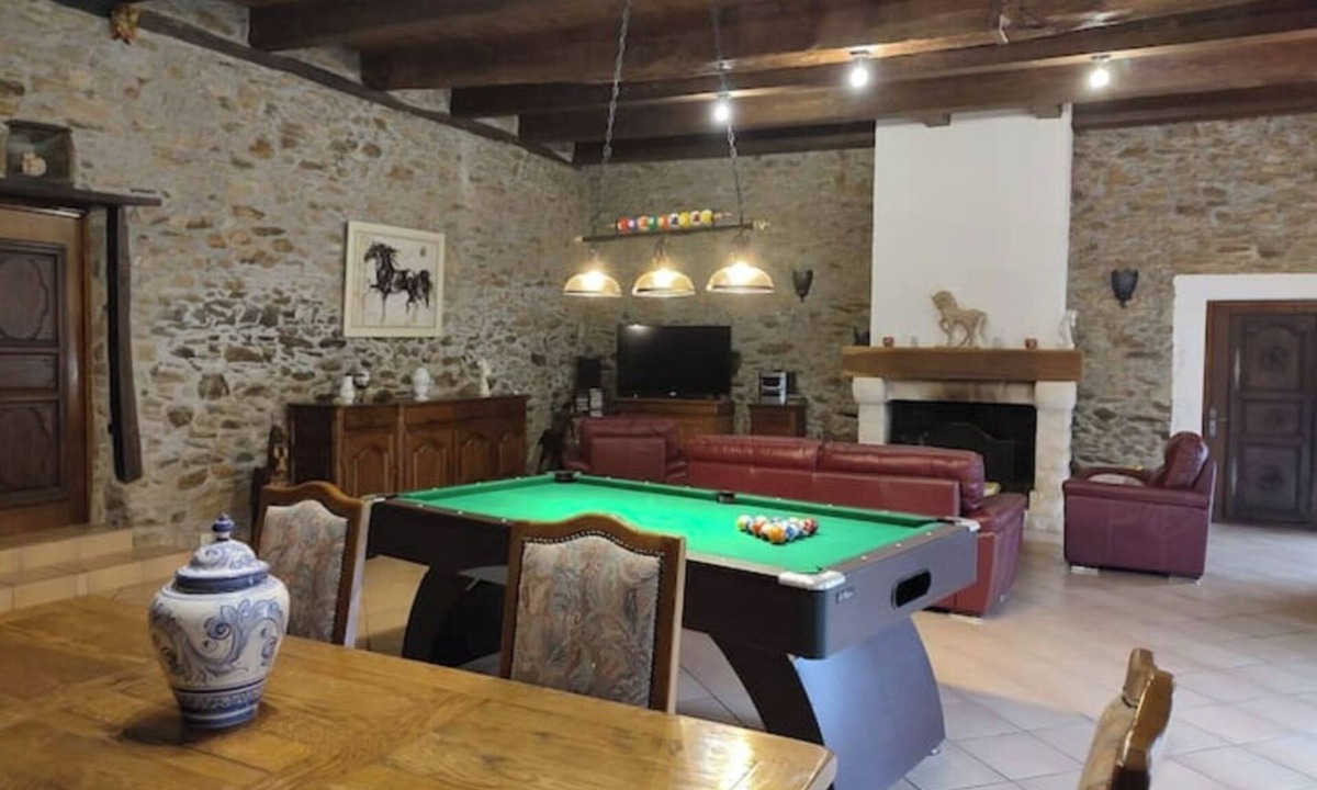 Saint-Jory-de-Chalais Apartment | Appartement Avec Piscine Pour 4