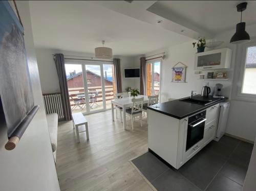 Font-Romeu-Odeillo-Via Apartment | APPARTEMENT T3 PLEIN SUD PROCHE CENTRE Font-Romeu