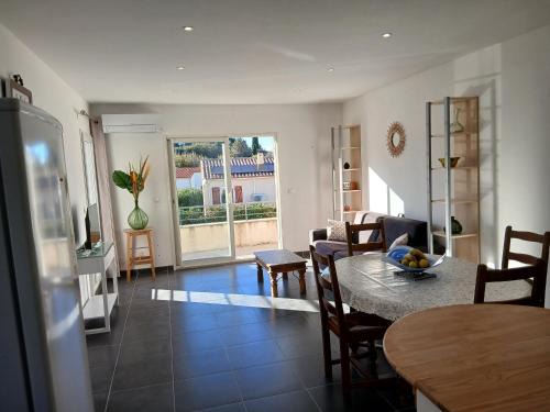 Villelongue-dels-Monts Apartment | Appartement entre mer et montagne