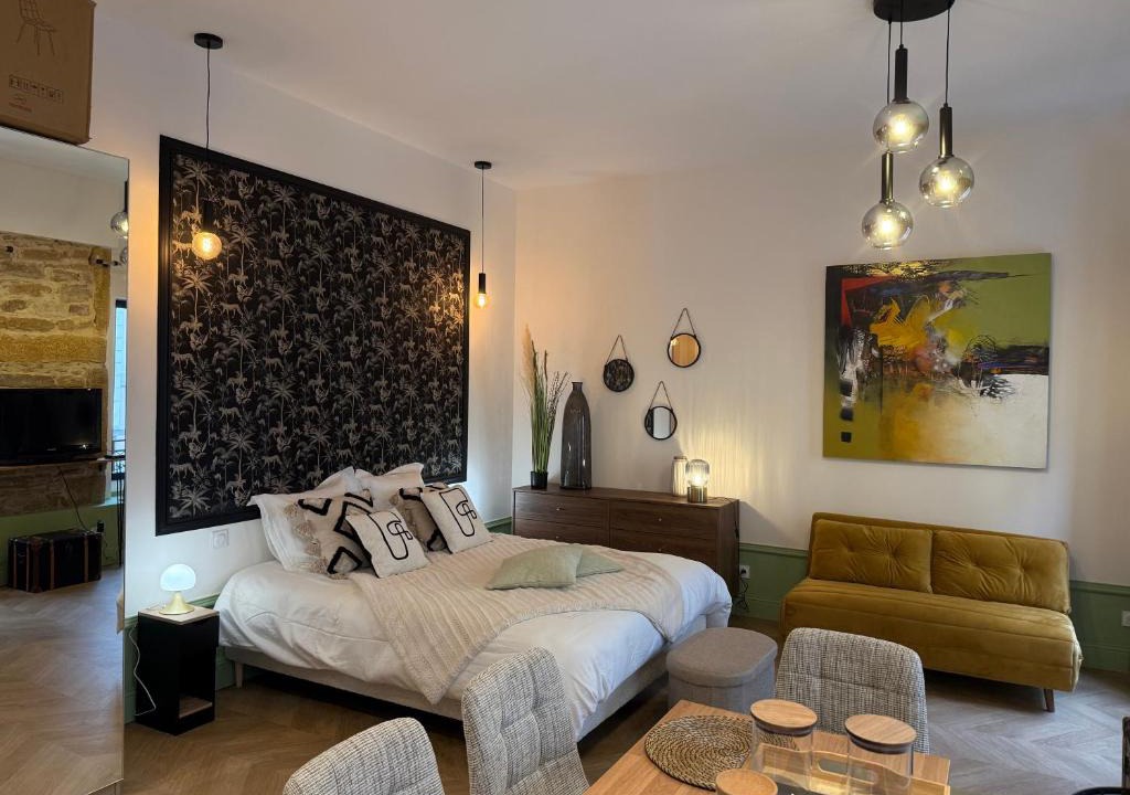 Jules Ferry - Recamier Apartment | Appartement élégant et chic refait à neuf