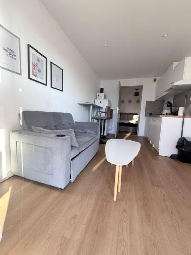La Roche-sur-Yon Apartment | Appartement 1 chambre vu sur jardin Appart A