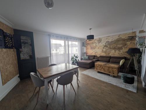 Vitre Apartment | Appartement 2 Chambres INDIaNA Hyper centre