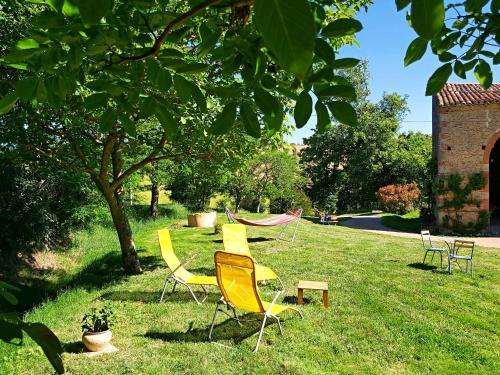 Calmont House | Appartement 2 chambres & Studio cosy dans ferme de caractère - grand jardin au calme proche Canal du Midi - billard & barbecue