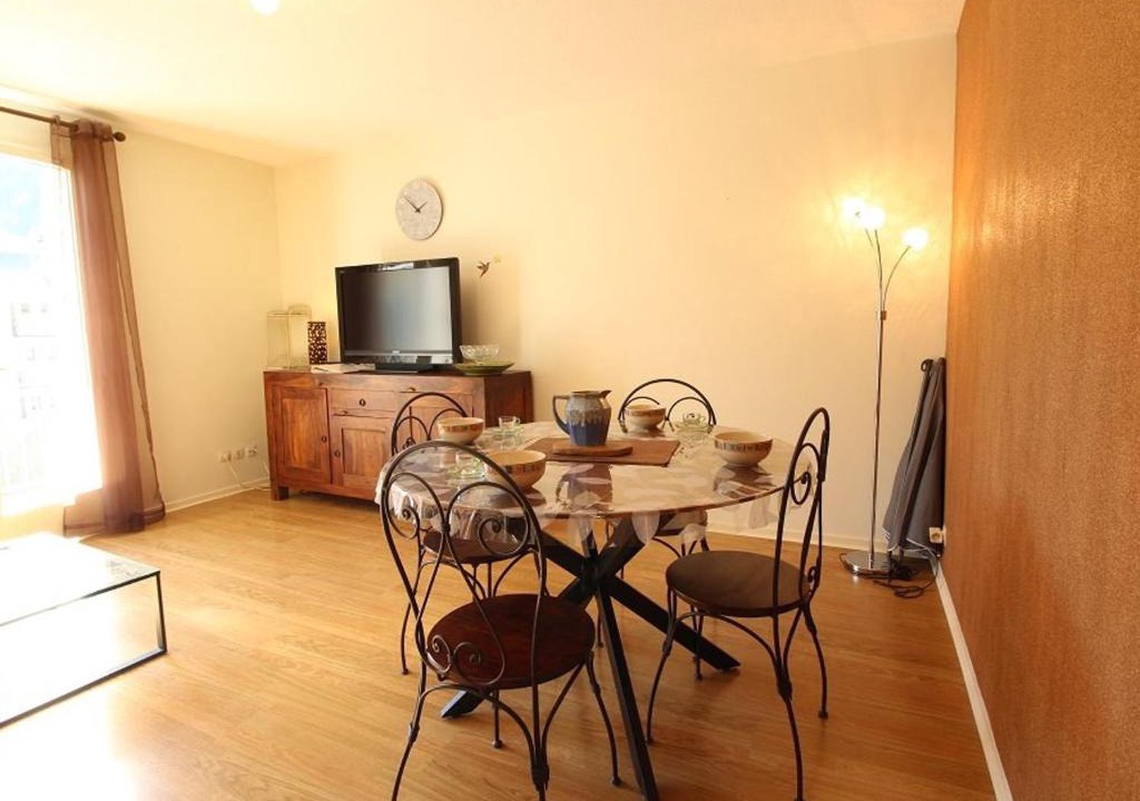 Bagneres-de-Luchon Apartment | Appartement 2 pièces cabine avec balcon, parking, animaux admis, Wi-Fi - FR-1-313-195