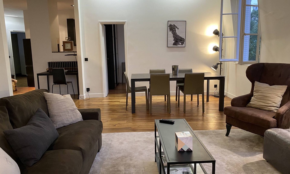 Quartier de l'Ecole-Militaire Apartment | Appartement 3 Chambres Paris 7e Nom Interne: Grand Appartement 4p