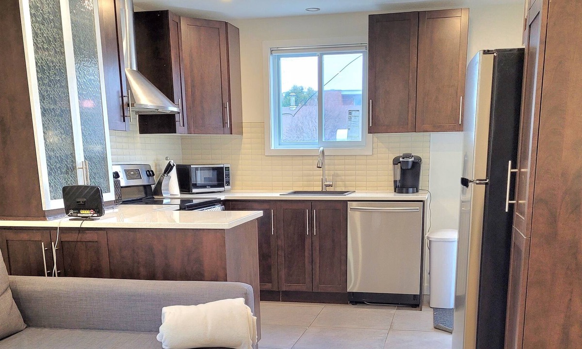 Laval-des-Rapides Apartment | Appartement 3 Chambres, Proche du Métro