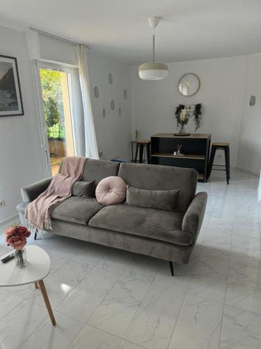 Montmagny Apartment | Appartement 45m2 avec Terrasse & Parking inclus