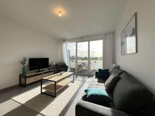 Frouzins Apartment | Appartement 4p bords de Lac
