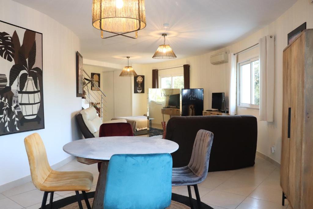 Vailhauques Apartment | Appartement 50 m2 avec parking gratuit sur place