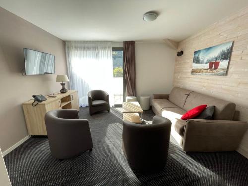 Eaux-Bonnes Apartment | Appartement 8 pers, piscine, animaux admis, Gourette - FR-1-860-11