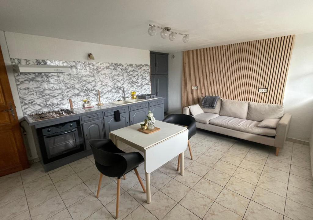 Bagneres-de-Bigorre Apartment | Appartement avec petit jardin