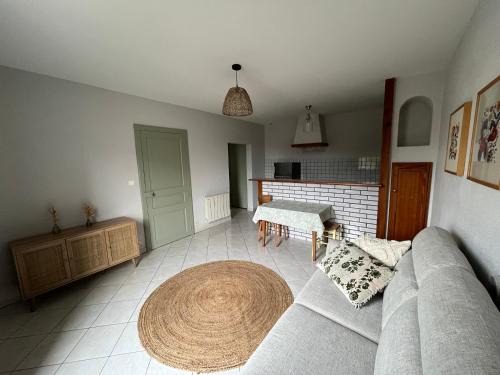 Pouance Apartment | Appartement au pied de l étang