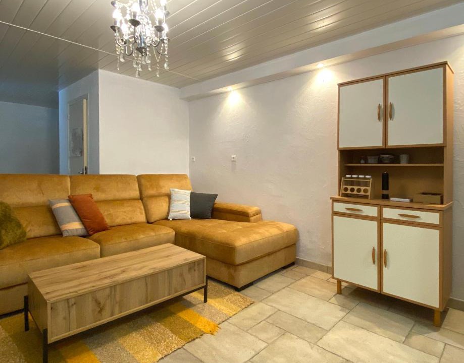 Ladern-sur-Lauquet Apartment | Appartement avec accès privé à la rivière