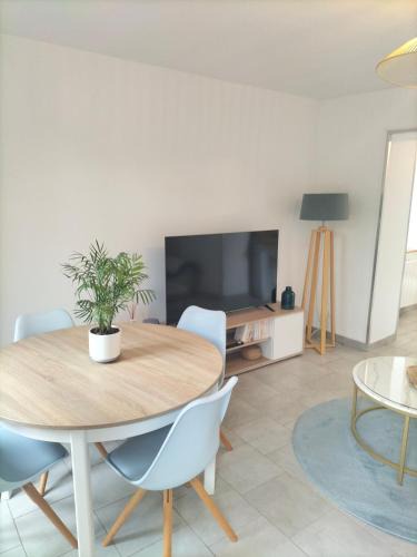 Quartier du vieux cimetiere Apartment | Appartement avec cour privée