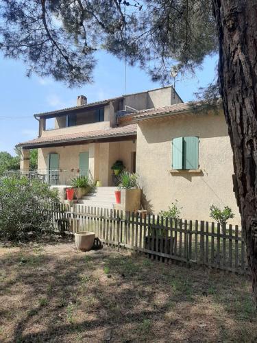 Uzes Apartment | Appartement avec grand jardin et parking, Uzès