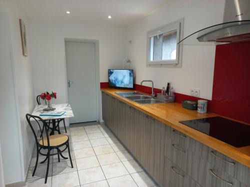 Ade Apartment | Appartement avec jardin