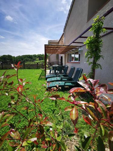 Puydaniel Apartment | Appartement avec jardin et vue sur campagne