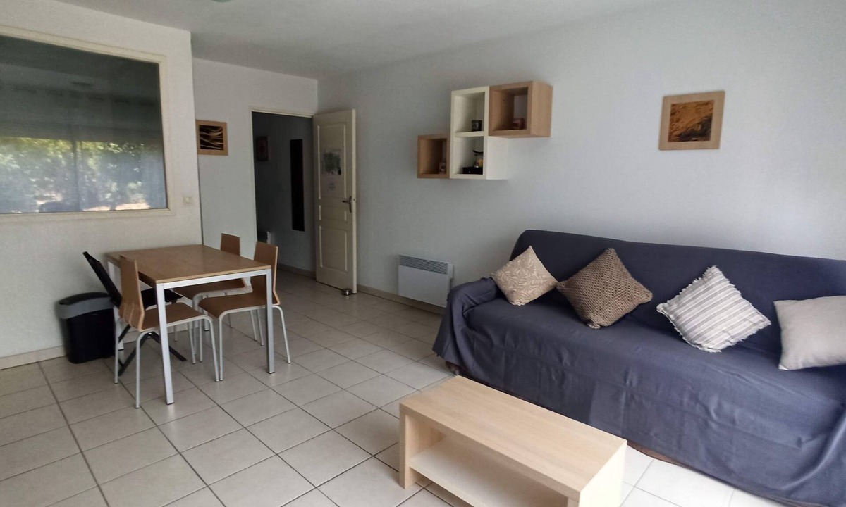 Azille Apartment | Appartement Avec Jardinet 4 Pers