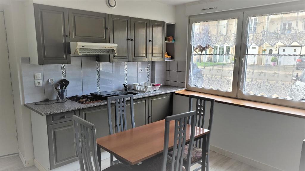 Charency-Vezin Apartment | Appartement avec parking gratuit