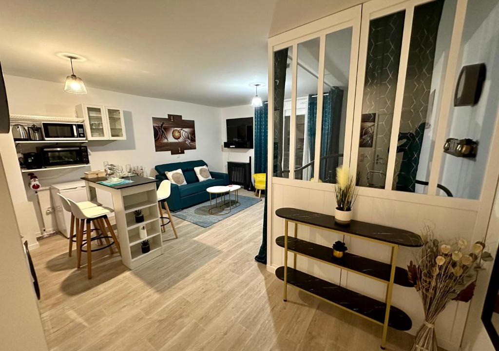 Meaux Apartment | Appartement avec vue sur jardin Paris-Disney-Parking privé 'PKN MEAUX'
