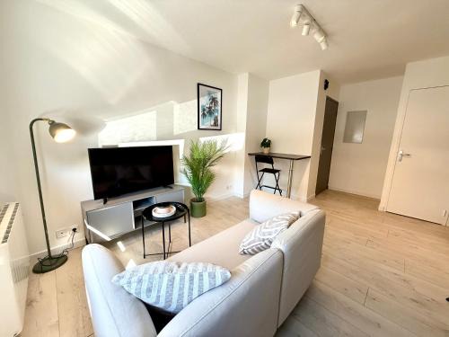 Onet-le-Chateau Apartment | Appartement calme parking
