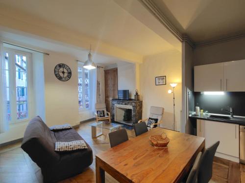 Bagneres-de-Bigorre Apartment | Appartement centre-ville pour séjour et cure