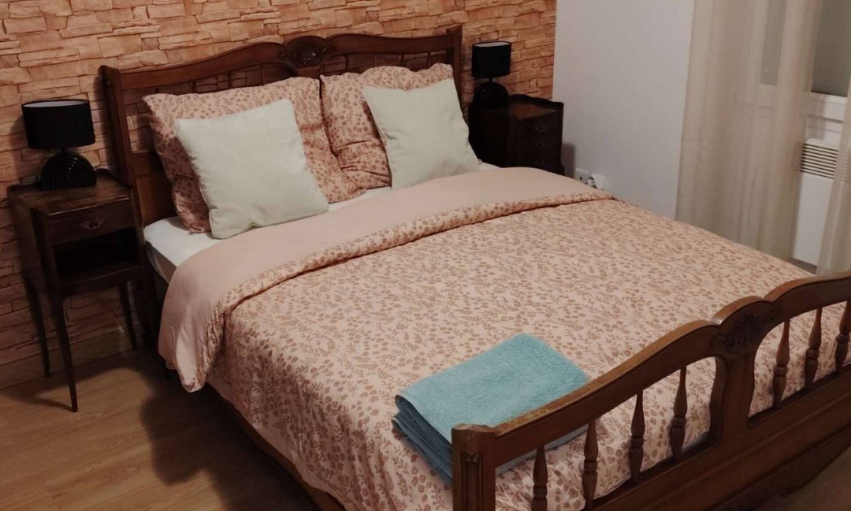 Carhaix-Plouguer Apartment | Appartement Centre Ville