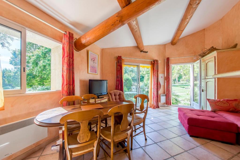 Forcalquier Apartment | Appartement charmant a Forcalquier avec piscine partagee 40m²