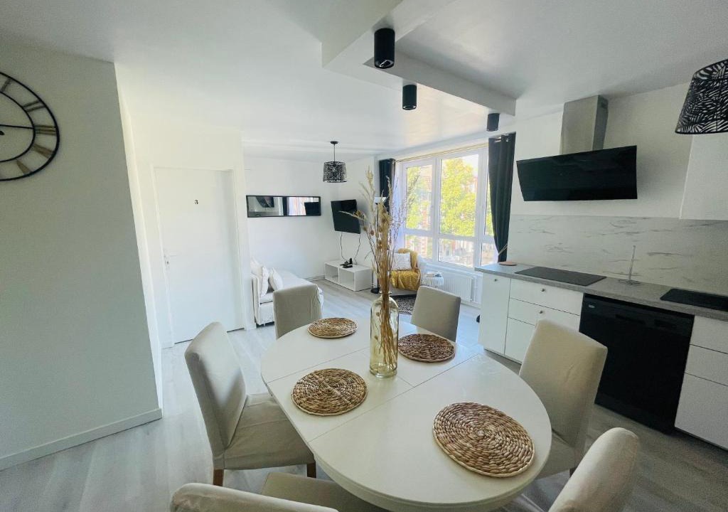 Croix Apartment | Appartement Charmant Cocon Plus