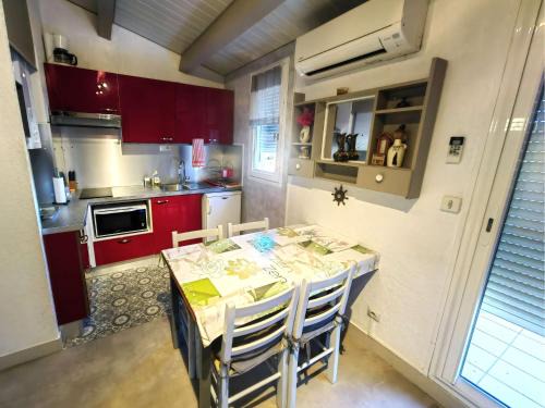 Cap d'Agde Apartment | Appartement climatisé 5 pers, parking, proche plage - FR-1-607-66