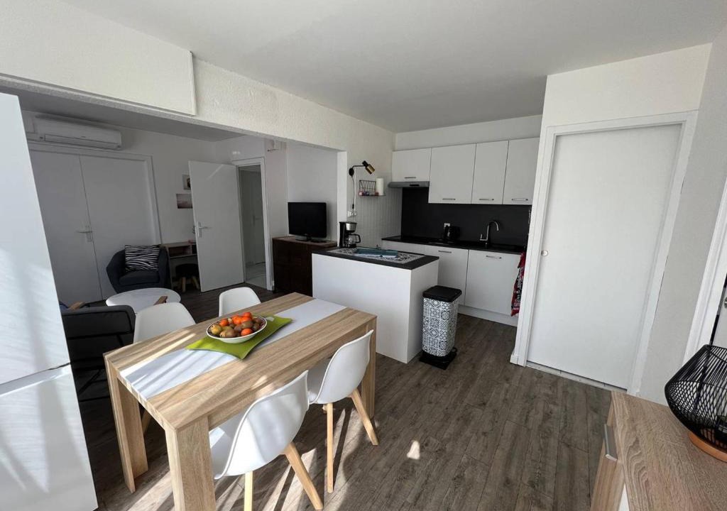 Le Barcares Apartment | Appartement Climatisé T3 avec Piscine, Proche Plage et Commerces - Le Barcarès - FR-1-81-573