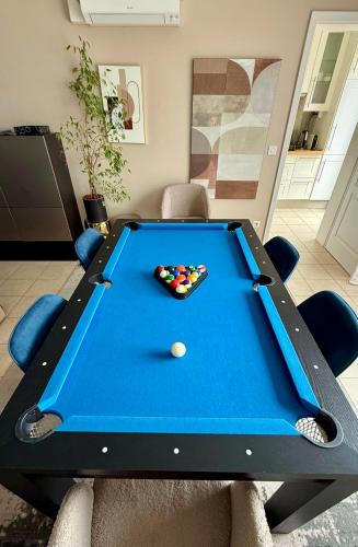 Neudorf Ouest Apartment | Appartement climatisé 3 étoiles T3 chic à Strasbourg avec billard et terrasse