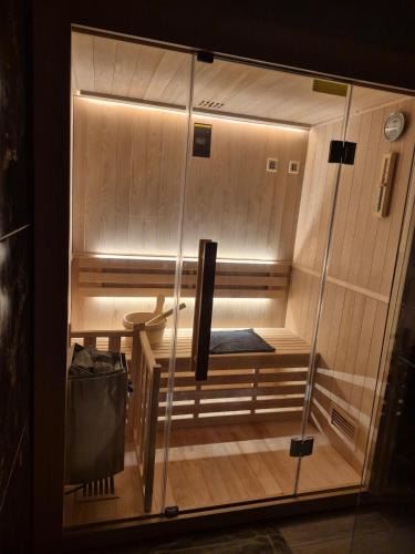 Fleury-les-Aubrais Apartment | Appartement cosy de plein pied avec sauna, jardin et parking privé - proche gare et commerces