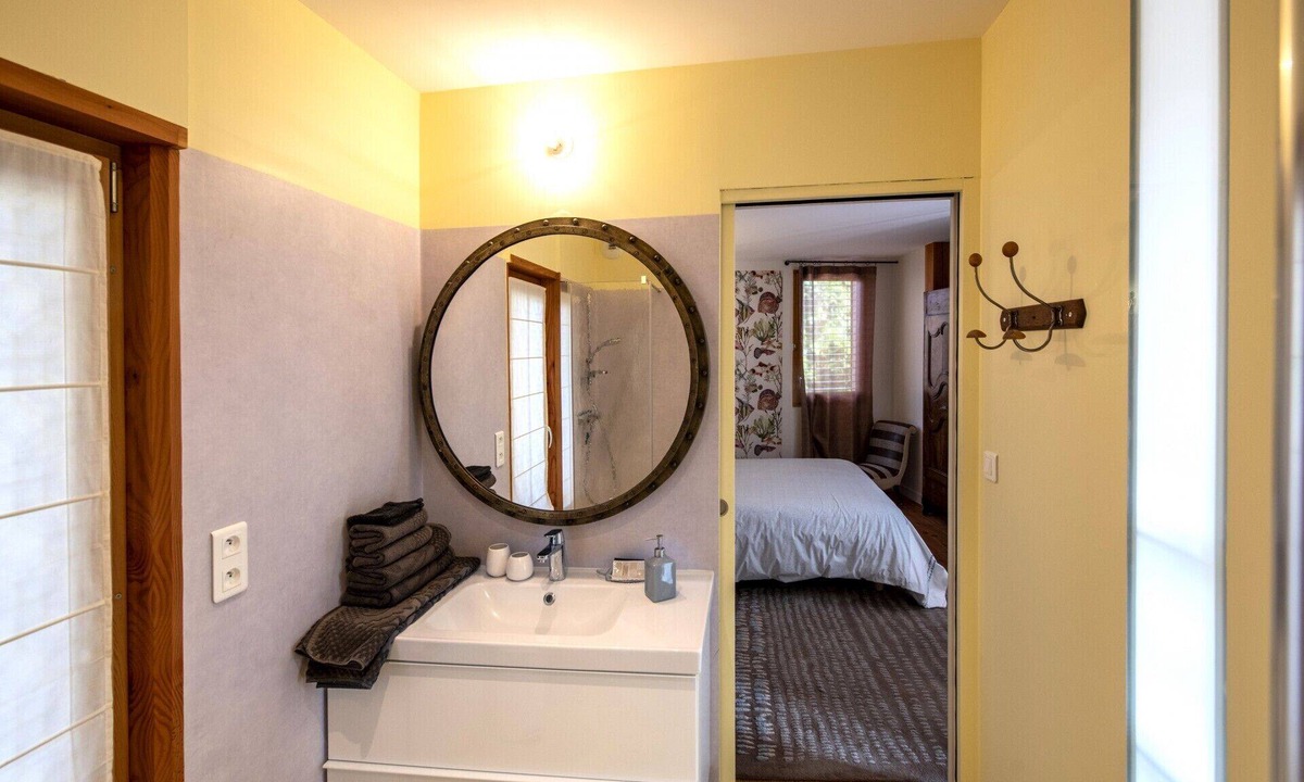 Polignac Apartment | Appartement Comme un Poisson Dans L'eau