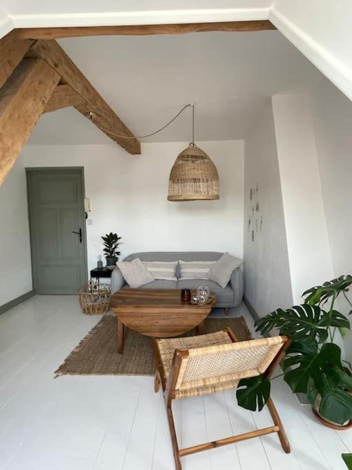 Montreuil-sur-Mer Apartment | Appartement cosy et lumineux au cœur de Montreuil
